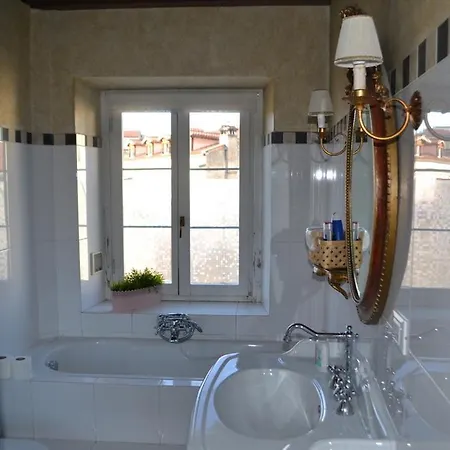 La Dimora Della Luna Giallo * Trieszt