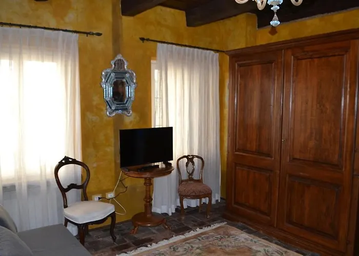 La Dimora Della Luna Giallo Apartman *